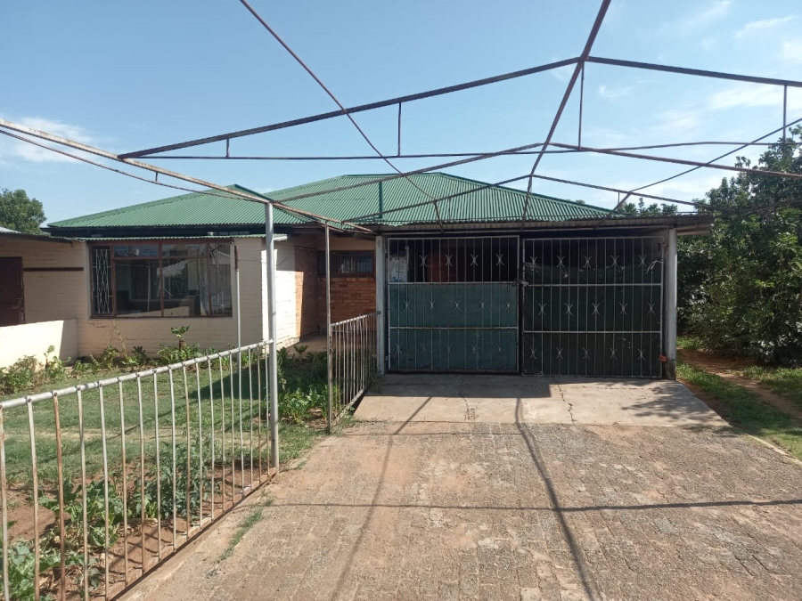 4 Bedroom Property for Sale in Dominionville North West